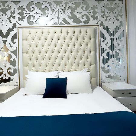 Enrico Hotel Днепър Екстериор снимка
