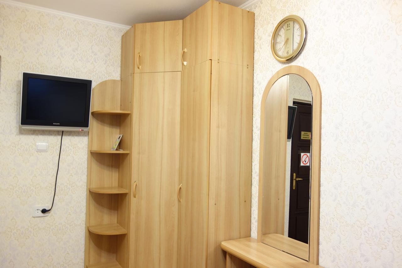 Enrico Hotel Днепър Екстериор снимка
