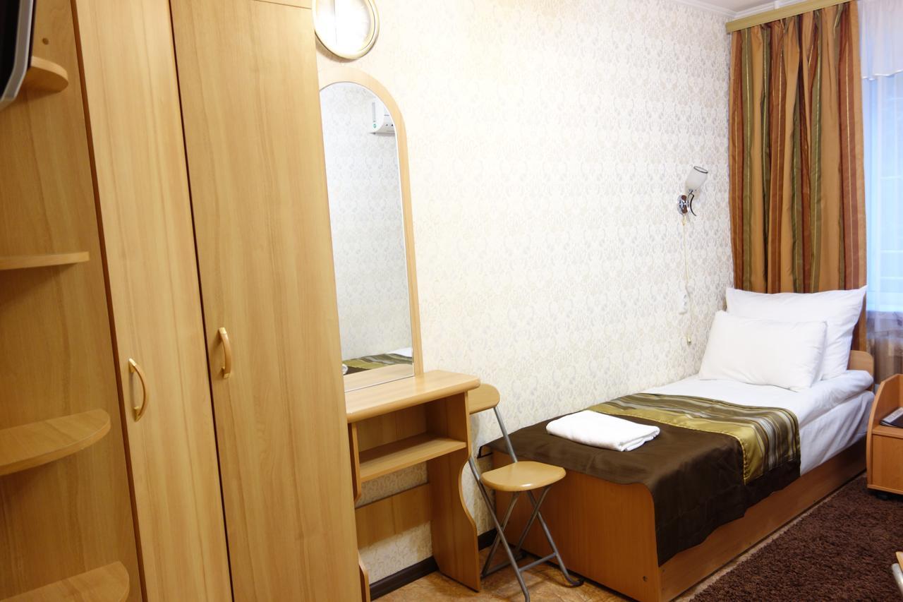 Enrico Hotel Днепър Екстериор снимка