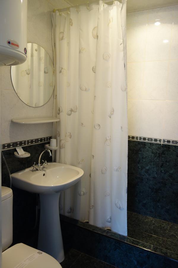 Enrico Hotel Днепър Екстериор снимка