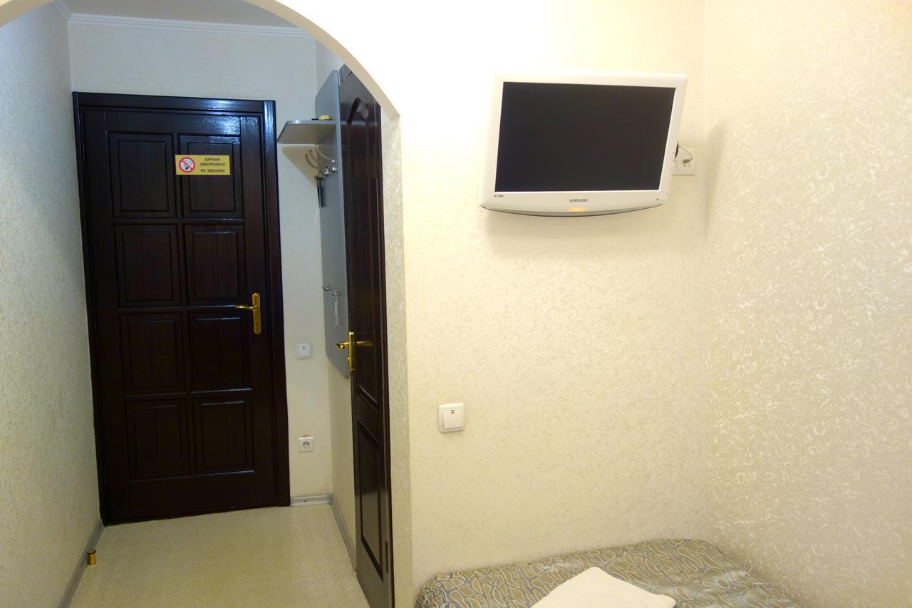 Enrico Hotel Днепър Екстериор снимка
