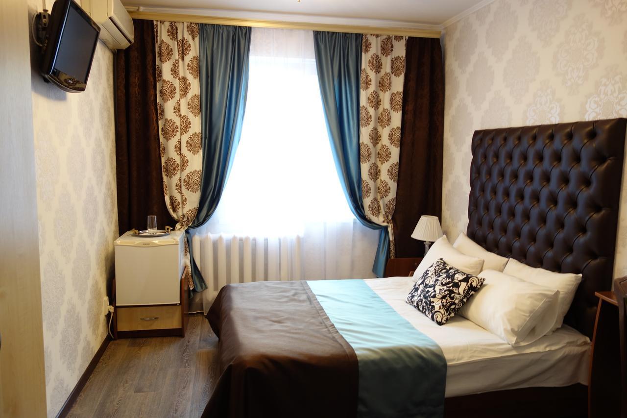 Enrico Hotel Днепър Екстериор снимка